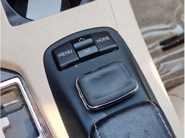 Car image 33