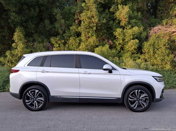 Car image 8