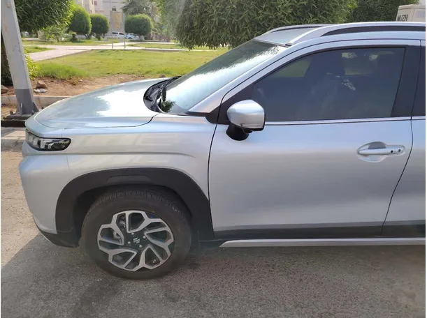 Car image 9