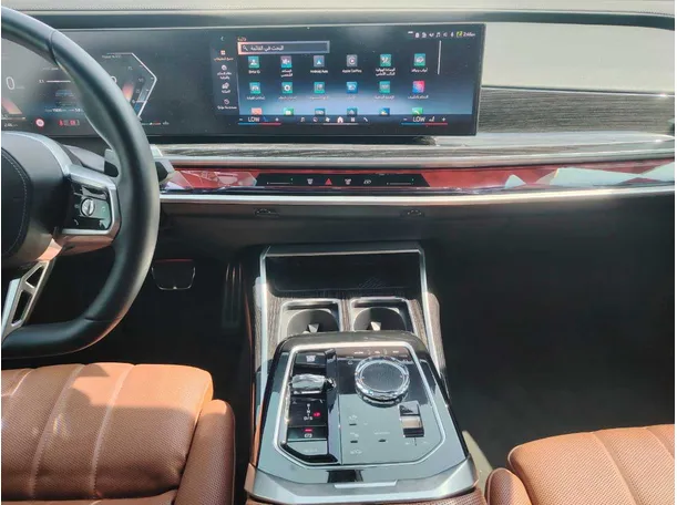 Car image 19