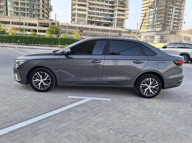 Car image 8