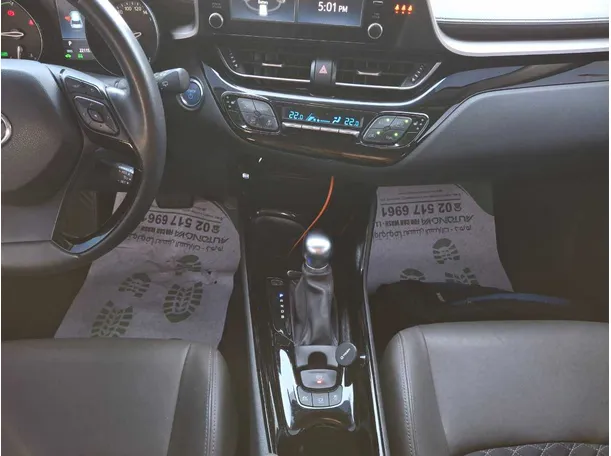 Car image 15