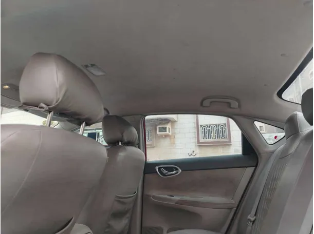 Car image 19