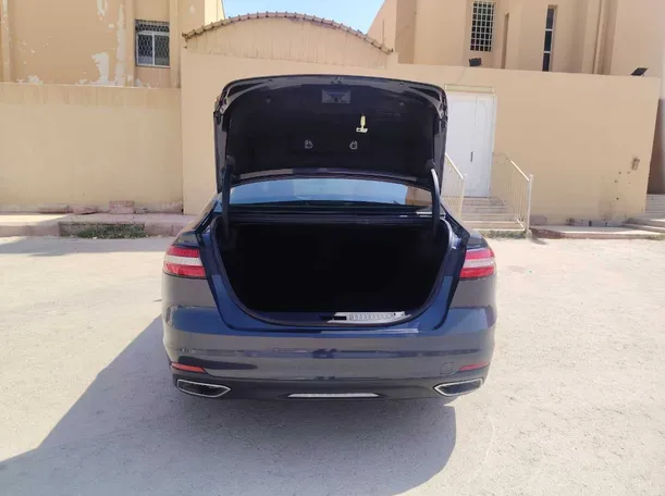 Car image 23