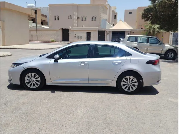 Car image 8