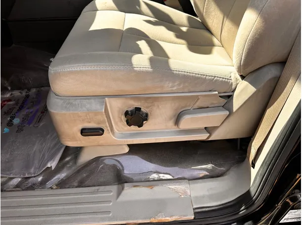 Car image 27