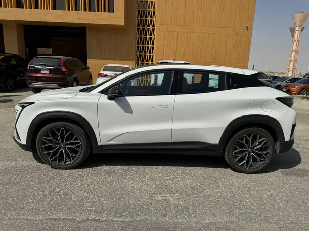 Car image 8