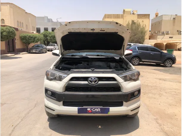 Car image 25
