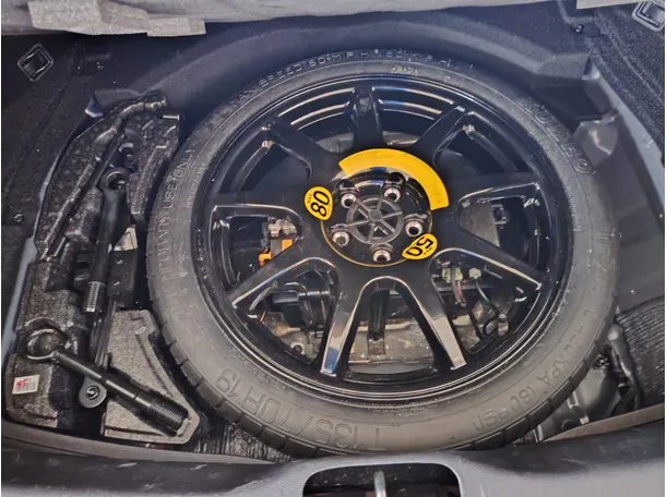 Car image 33