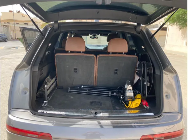 Car image 20