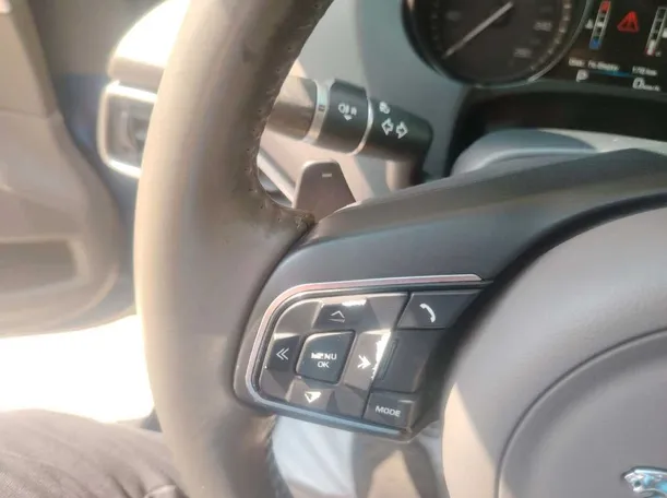 Car image 33