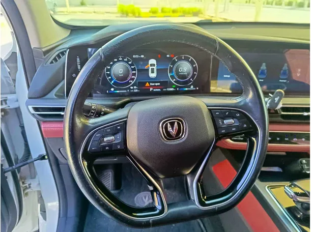 Car image 25