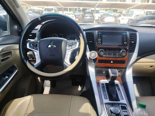 Car image 20