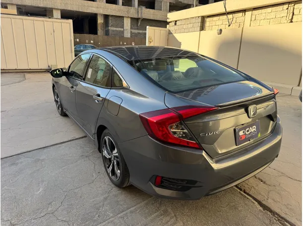 Car image 7