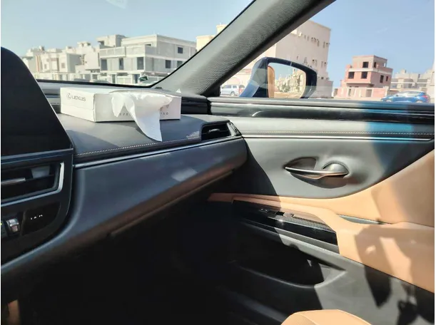 Car image 29