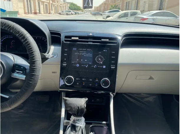 Car image 19