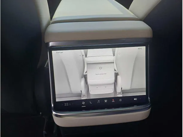 Car image 23