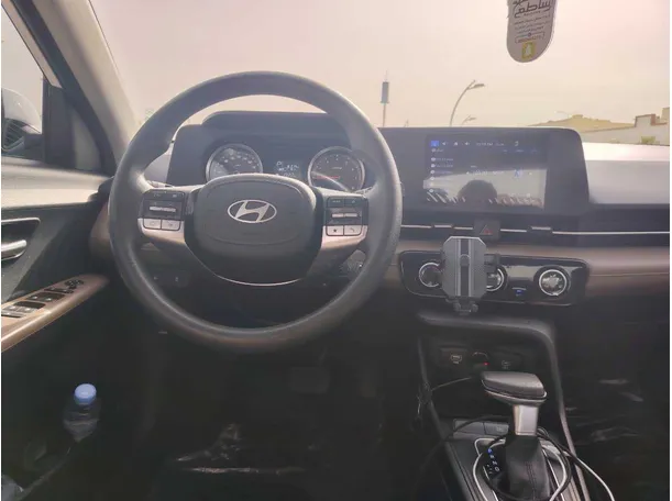 Car image 23