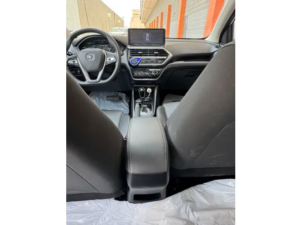 Car image 20