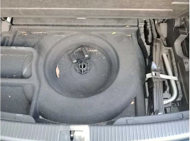 Car image 46