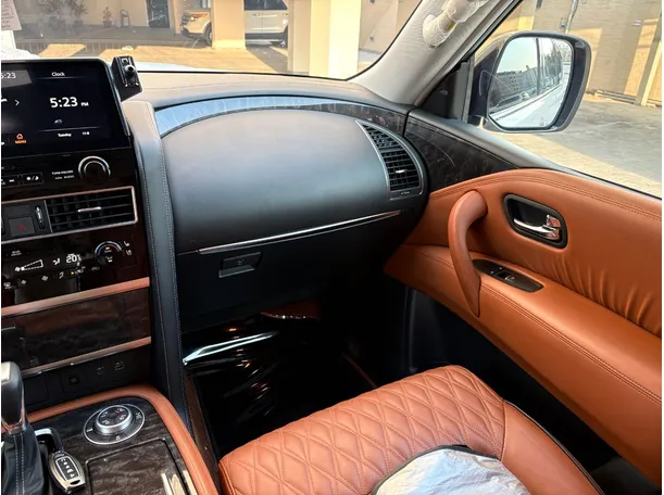 Car image 26