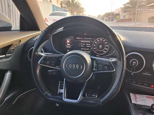 Car image 21