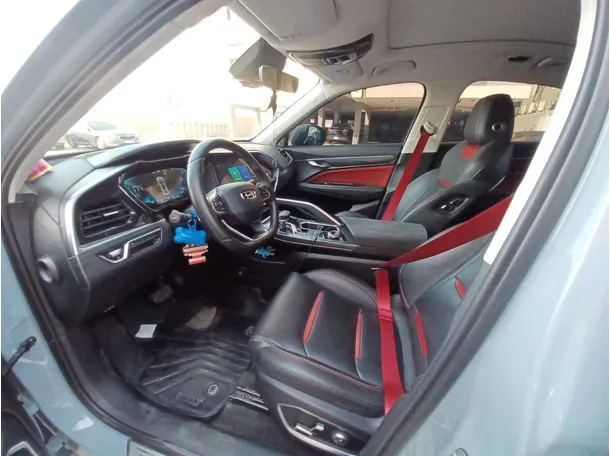 Car image 11