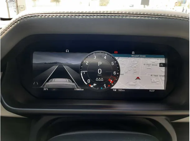 Car image 18