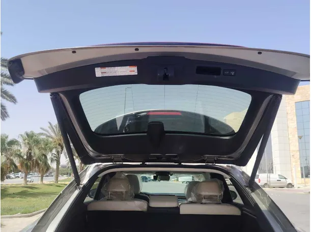 Car image 29