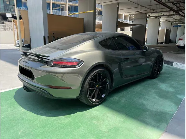 Car image 5
