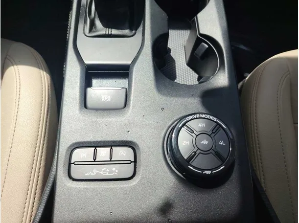 Car image 28