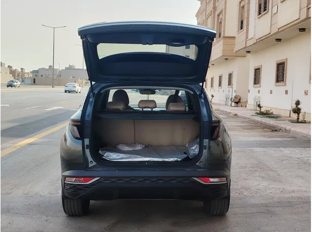 Car image 24