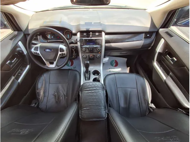 Car image 14
