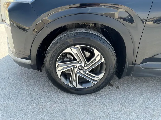 Car image 8