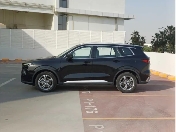 Car image 8