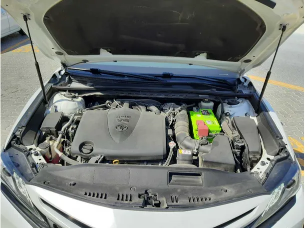 Car image 19