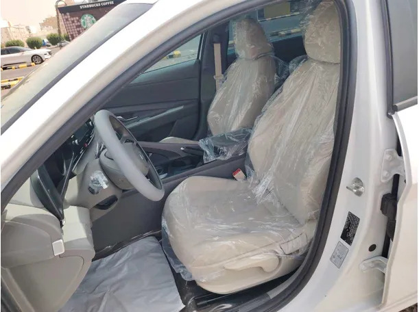 Car image 12