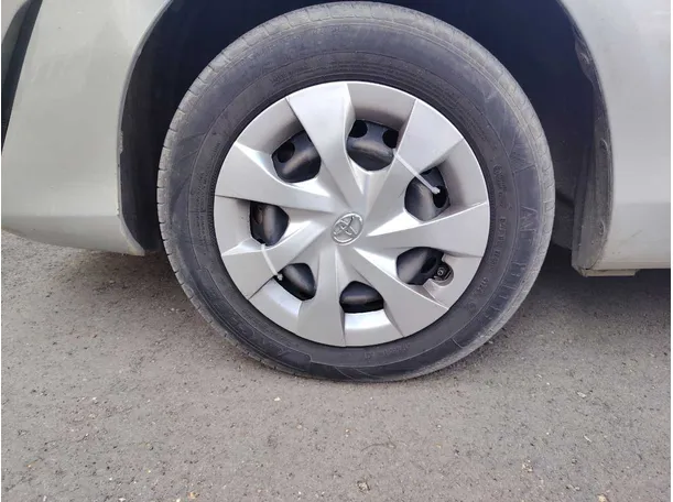 Car image 10