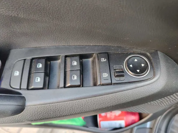 Car image 34