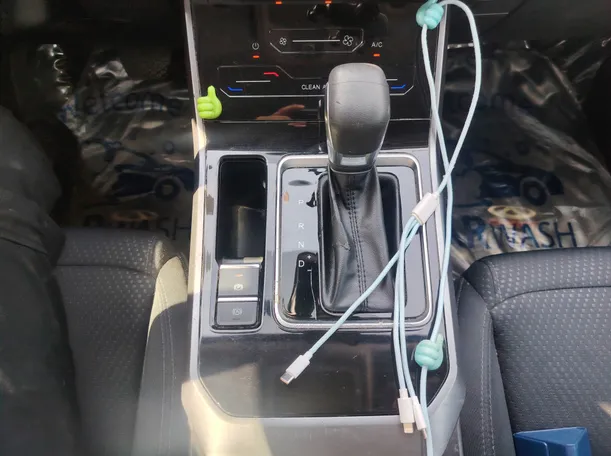 Car image 20