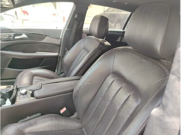 Car image 27