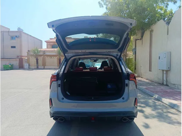 Car image 29