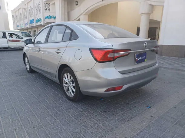 Car image 7