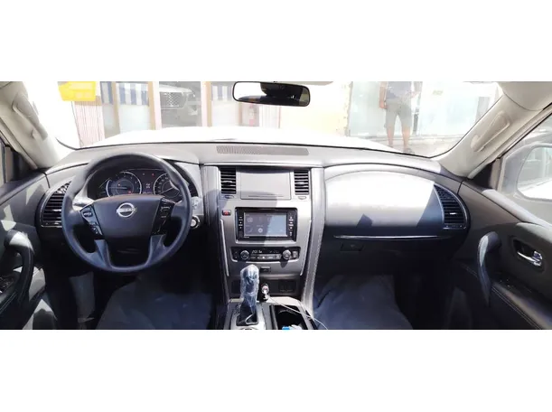Car image 15