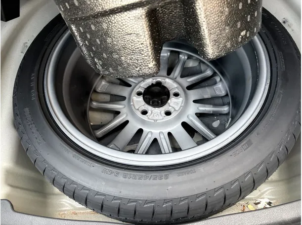 Car image 33