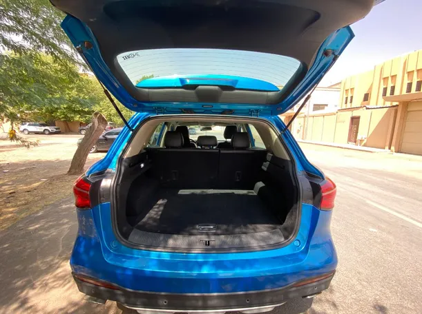 Car image 19