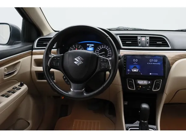 Car image 15