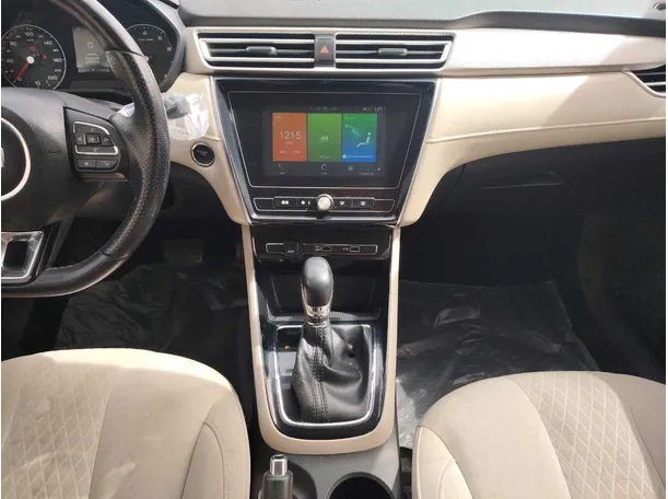 Car image 17