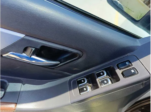 Car image 31