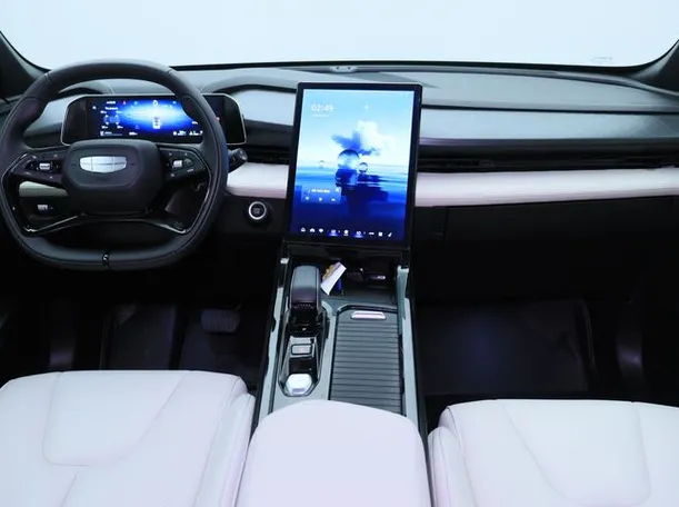 Car image 14